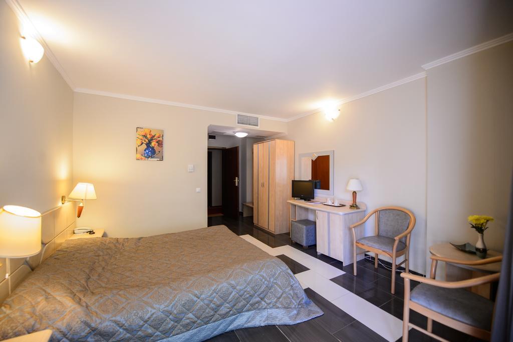 Holiday Olimp Hotel 3*